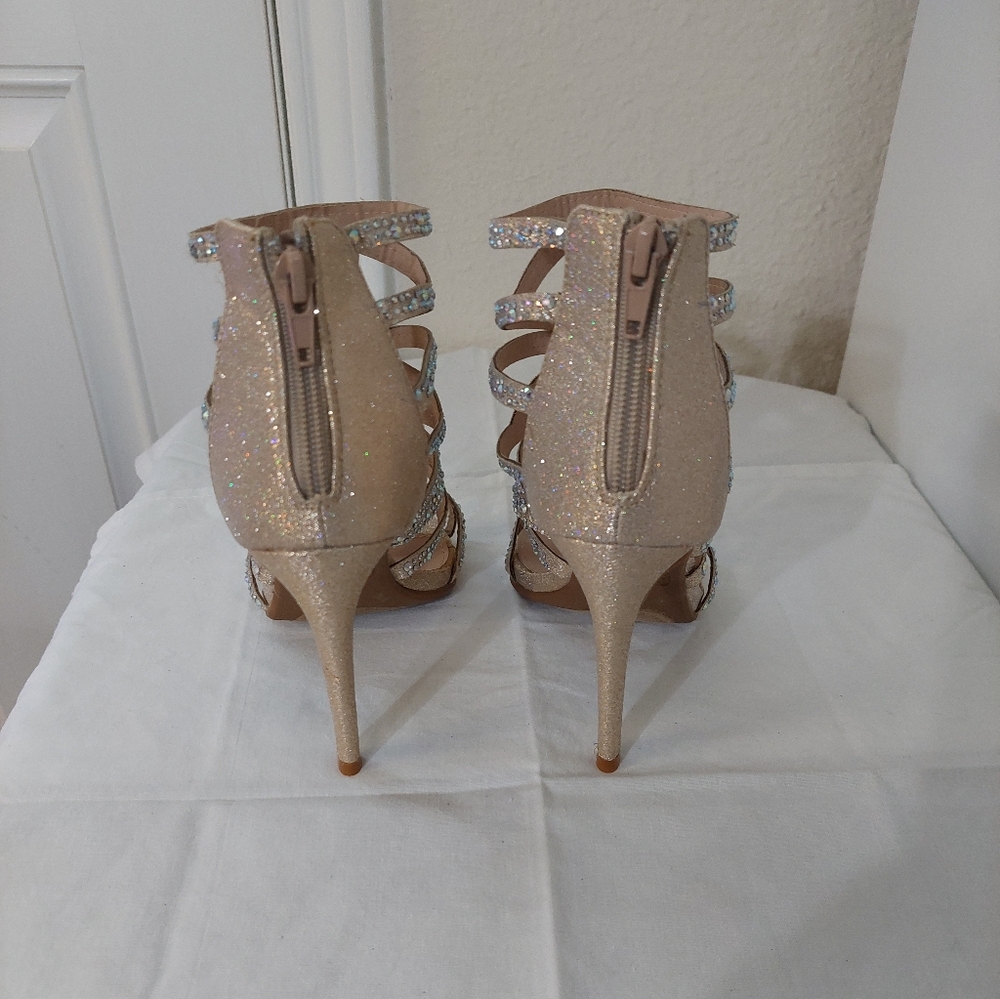 NWOB Bella Marie Sparkling Strappy Cage Heels - Gold 6.5 - Picture 3 of 9